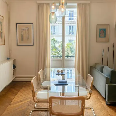 Elegant Parisian Homestay Paris