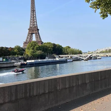 Homestay Elegant Parisian Paris