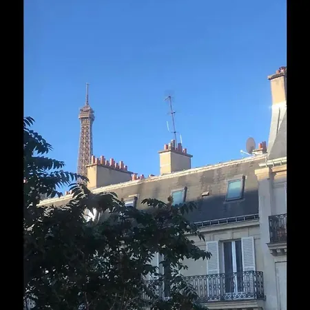 Elegant Parisian Homestay
