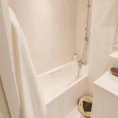 Homestay Elegant Parisian