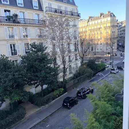 Homestay Elegant Parisian Paris