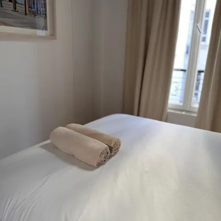 Elegant Parisian Homestay *